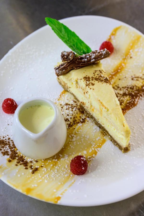 The White House Inn - Whitby Ngoại thất bức ảnh